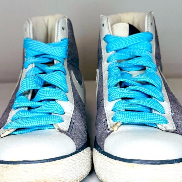 NIKE Women’s Blazer High Top Grey and Metallic 2008 - Picture 10 of 13